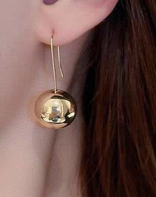 Golden Round Drop Earrings